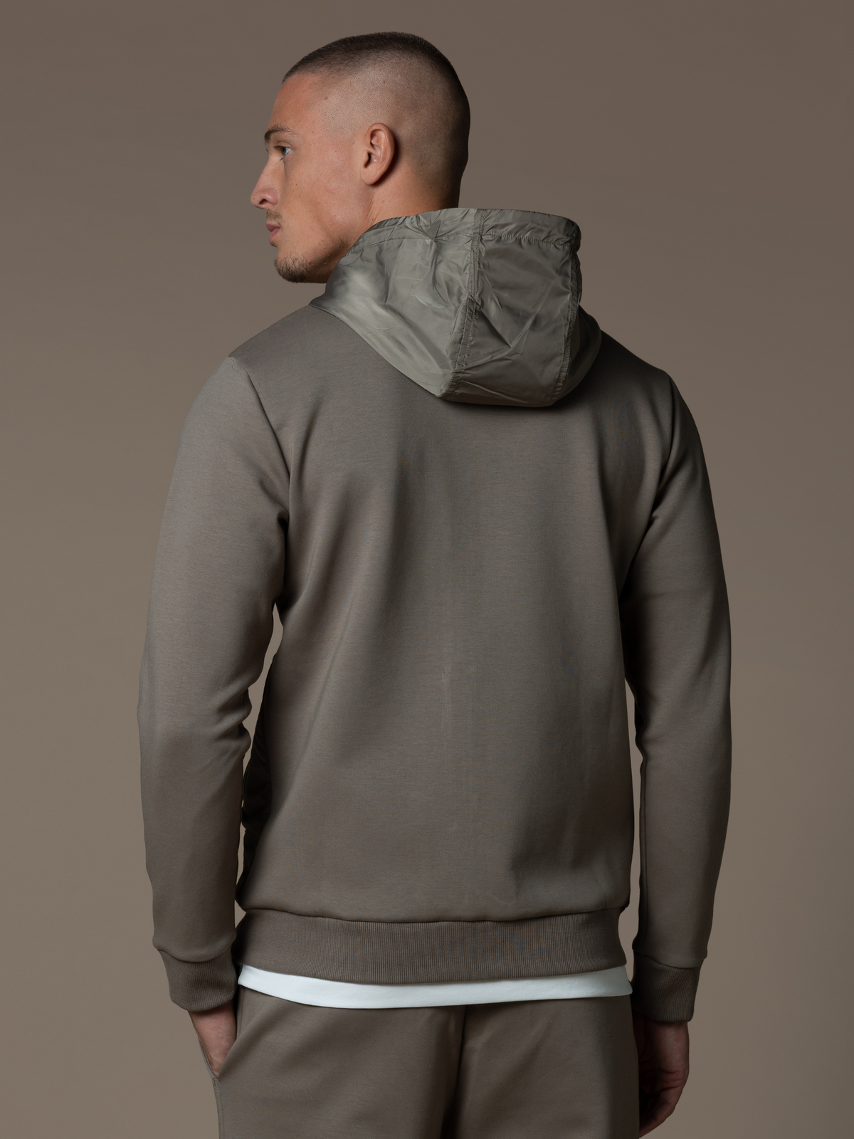 Hybrid Flow Windbreaker - Taupe
