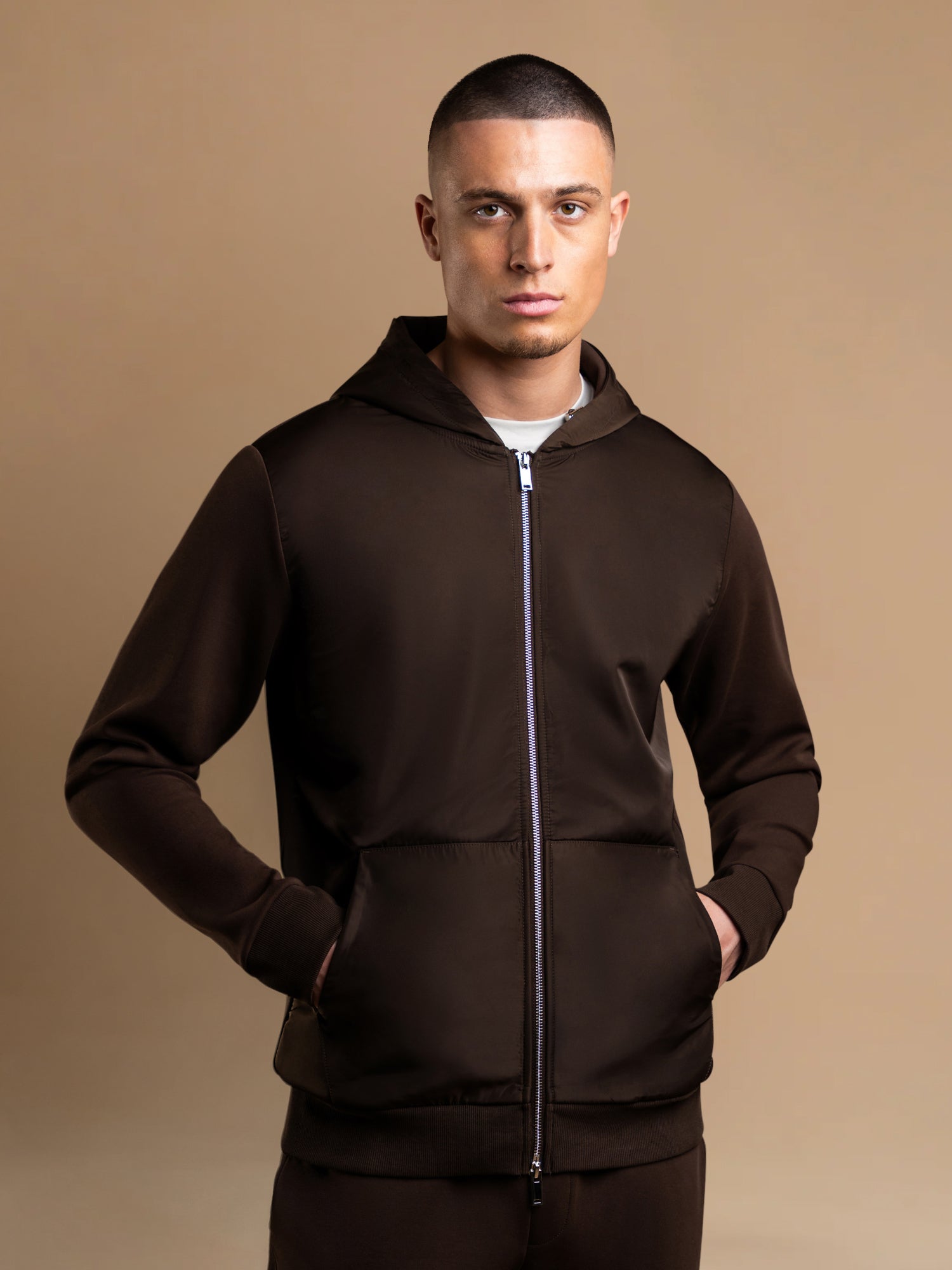 Hybrid Flow Windbreaker - Brown